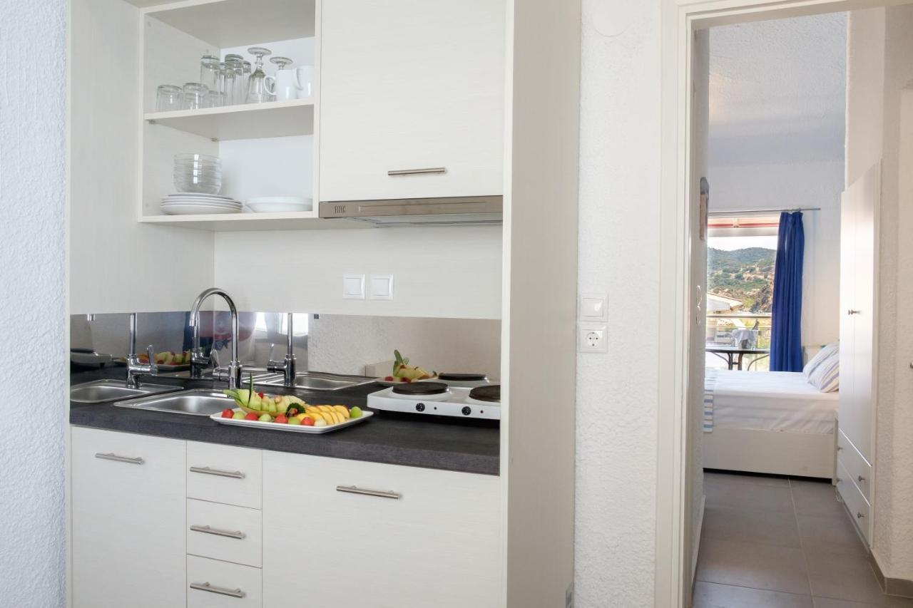 Blue Senses Apartments Sarti Esterno foto